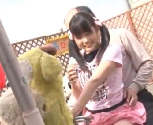 春日野結衣｜アウロリ小学生｜デパート屋上の遊具でJS娘と近親相姦
