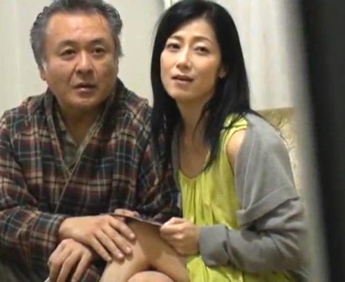 ヘンリー塚本｜七海ひさ代｜夫婦交換×熟女｜夫以外の男にイカされる「両刀づかいの夫婦交換」