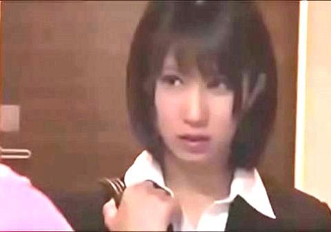 湊莉久｜オナニーを目撃されたお姉さん。脅迫され犯されたのに、気持ち良過ぎてだいしゅきホールドで和姦堕ち