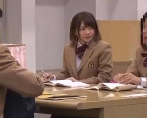 女子校生・図書館痴漢|コスプレ大好きなJKが、本棚の死角で痴漢され、強引にチンポぶち込んで強姦アクメ