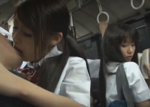 北川瞳《女子校生逆痴漢》間違えたフリして女子校通学バスに乗り込んだら、逆に痴漢されました