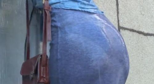 人妻強姦｜突然の豪雨でびしょ濡れの営業OL。欲情した男に・・・