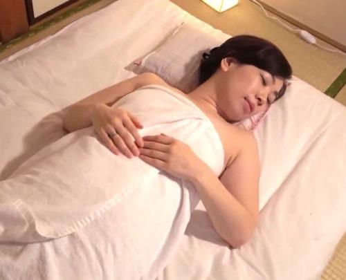秋園このえ｜夜這い×熟女ママ｜娘婿に種付けされ寝取られるお義母さん