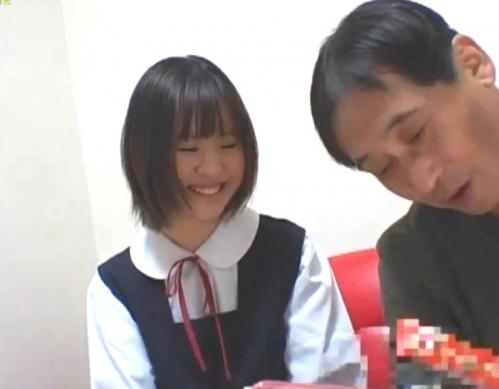 性に興味深々のJC少女を、自宅に連れ込んで制服の上から・・・｜興味深々JCその１