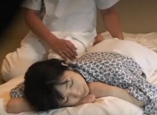 盗撮・強姦｜旅館の出張マッサージ師にハメ犯される人妻