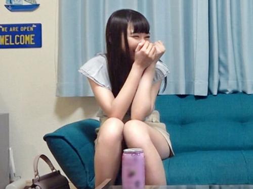 【ナンパｘ美少女】ヤリ師のナンパで黒髪ロングの美少女をお持ち帰り！本人気付かず乱れた姿を隠し撮りした結果。