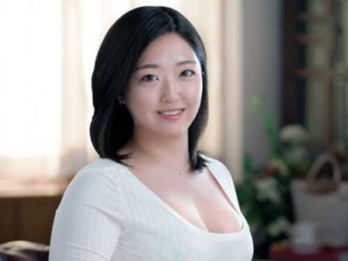 【熟女ｘパイパン】抱き心地最高の豊満熟女が中出し懇願♡メンズの肉棒から放出される汁を全て受け止めオメコピクピク♡