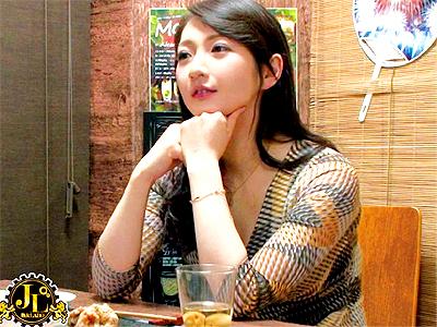 【人妻ナンパ】「ん～一杯だけなら...」一人飲みの美魔女主婦を口説いてお持ち帰り連れ込みガチハメを隠し撮りｗ