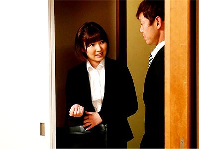 【相部屋】出張先で上司と相部屋になった可愛い系若妻主婦！密室でお互い距離縮め濃厚なSEXで絡み合い本気で感じちゃう！