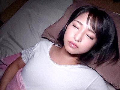【媚薬×夜這い】媚薬入り睡眠薬で眠らせた美少女に夜這い仕掛けパンツ脱がせてチンコ挿入して犯す鬼畜変態男ｗ
