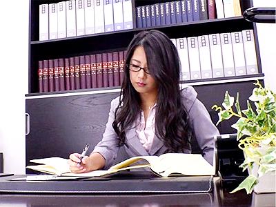 【女弁護士】自撮りオナニーで乱れまくる美人美人弁護士！メス全開の淫乱セックスでギャップ悶絶！