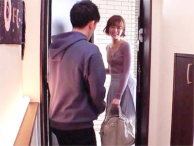 【デリヘル】「こんにちわ♥」玄関入って即キスからの即尺フェラチオ！いきなりの射精から容赦なく痴女責めするビッチなデリ嬢