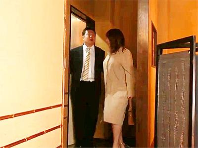 【逆ナンパ×ビッチ】「突然ですが私とエロい事しませんか♥」オジサン引っ掛けHOTELで痴女SEXで乱れるヤリマン女ｗ
