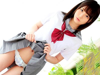 【AVデビュー×天然無垢】中年オヤジに舐め回される透明感全開美少女...執拗な変態SEXでハメられメス声あげて悶絶！