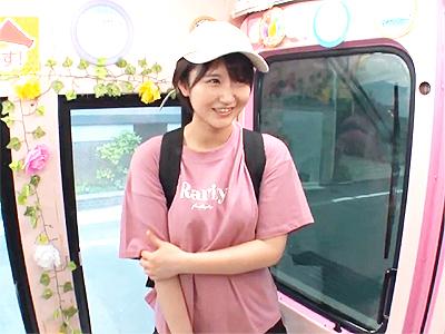 【素人企画×MM】ショートカットの10代美少女が顔面騎乗インタビューで潮吹き全開で悶絶！更に膣内射精SEXで喘ぎまくる！