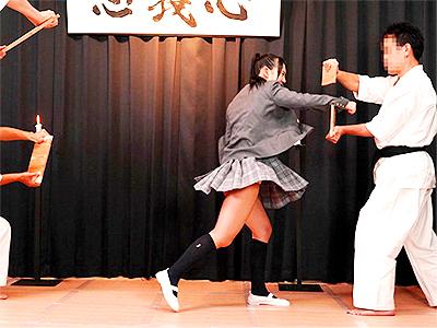 【ヴァージン×絶叫】負ければ処女貫通のエロ企画に挑戦のJK卒業直後の空手美少女！口内射精されチンコ挿入に号泣絶叫！