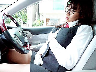 【痴女タクシー】「ダメだ...ムラムラしちゃう♥」客降ろしてオナニー始める爆乳淫乱ドライバー近所のオッサン喰っちゃうｗ