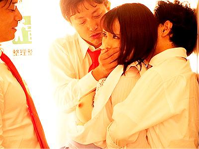 【女教師×レイプ】生徒に罠にハメられ輪姦レイプされてしまう美人教師！美BODYを問答無用に無慈悲に陵辱され強制悶絶！