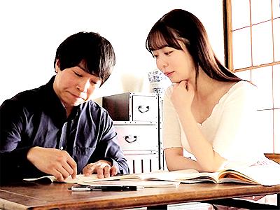 【彼女×寝取られ】愛する彼女の正体は超絶ビッチなヤリマン女だった！彼氏の目の前でオジサンとの輪姦SEXで悶絶！