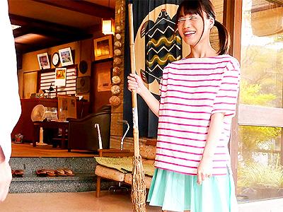 【痴女っこ】温泉に来たオジサンに近寄り誘惑する淫乱ビッチなロリ系美少女！ヤリマン全開で全裸激ピスファック悶絶ｗ