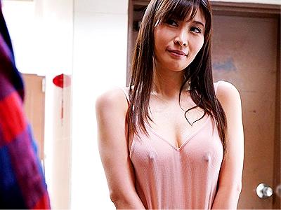 【誘惑×隣人】ノーブラで乳首ポチで隣人を誘惑するHな女子大生！オナニーを覗きされたりしっかり乳揉まれたりｗ