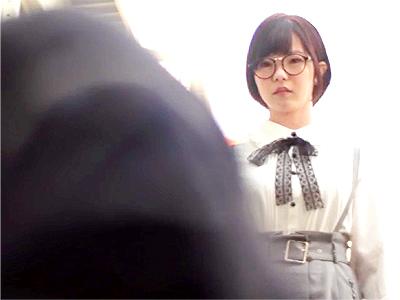【隣人】「Hな本捨ててましたよね？」爆乳オタク美少女が隣の中年オッサンの性癖を特定して部屋に上がり込み痴女っちゃう