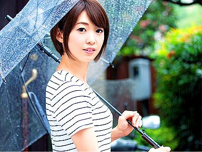【嫁の友達】透明感全開のショートカット美人主婦に欲情の中年男！美白ボディを全裸にして激ピス堪能NTRファック！