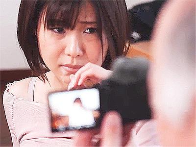 【人妻×NTR】「撮らないで...ヤメて下さい...」息子の非行揉み消しをネタに担任教師に性奴隷肉便器にされる美人主婦！