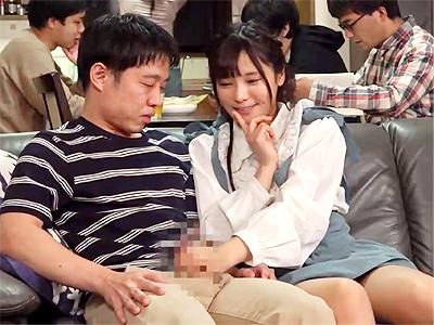 【素人企画】「（今なら大丈夫だよっ...♥）」一般家庭に美少女女優が潜入してDT青年をこっそり筆下ろししちゃうｗ