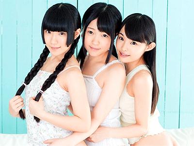 【ロリ×パイパン】ツルツル無毛おマンコの美少女3人がバイブぶち込まれ絶叫！電マでクリトリス責めお漏らしからガチファックｗ