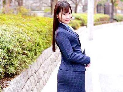 【清楚×OL】「チューしてもいい？♥」明るい性格で社内で憧れの的の美少女系OLをHOTELで脱がせて勃起チンコ挿入！