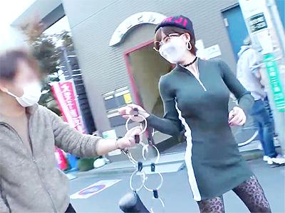 【逆ナンパ×男の潮吹き】「連行します♥」素人男性に手錠掛けて連れ去り野外で拘束して淫乱フェラ+痴女ファック＆男潮！