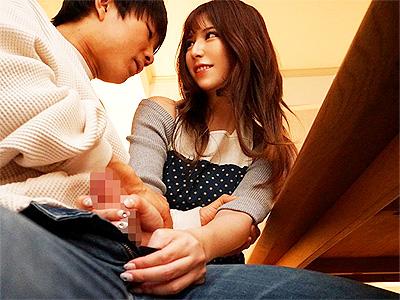 【彼女の姉】「ねぇ、妹とヤリまくってんの？」妹の彼氏を誘惑挑発して手コキしNTRファックしちゃう淫乱ヤリマン姉ｗ