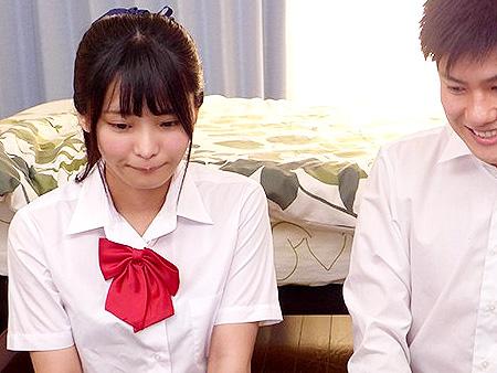 【純愛】激カワな美少女JKと男子生徒が照れながらもキスして距離が縮まって行く...横になった彼女にチンコをあてがう