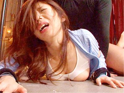 【レイプ】視聴注意：着衣を切り裂かれ犯される激シコBODYの美魔女！激しい責めに抵抗出来ずに羞恥全開の快楽堕ち！