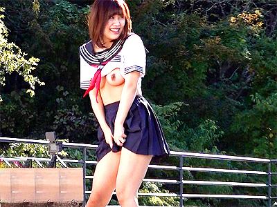 【JK×露出】「もっと見て...」自撮り露出撮影を中年オヤジに覗き視姦され欲情しお漏らしオナニー＆変態SEX！