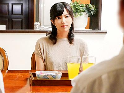 【友人の母】オナニーを息子の友達に覗き見された美魔女主婦が誘惑全裸ファックで腰振りまくりのザーメン膣内射精！