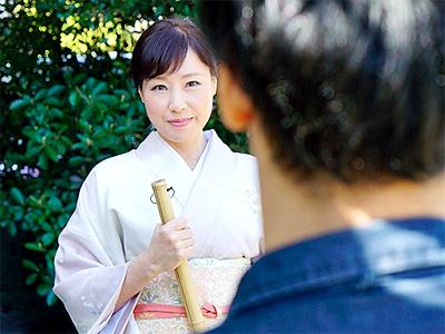 【嫁の母】嫁の実家の温泉旅館に帰省し和服美魔女主婦の義母にオス発動の娘婿が極上現役ボディを全裸で堪能禁断ファックｗ