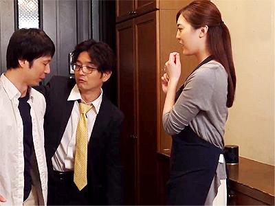 【人妻×他人棒】「ごめんなさい...困ります...」夫が連れてきた知人男に酔って眠る旦那のそばで迫られハメられる主婦ｗ