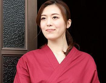 ＜七瀬いおり＞亭主と旅館を経営する妖艶ボディーの熟女が素行の悪い不良たちに襲われ強制SEX