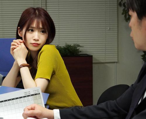 【未歩なな】帰りの交通機関無くなってうちに泊まったあざとい女の子と我慢できないラブラブSEX