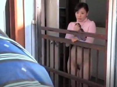 川上ゆう　パートナーだけでは満たされない中年の男と女が自宅でねっちょり不倫セックス