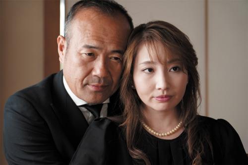 【庄司ゆり奈】スケベ医者は訪問診療で訪れた家の女房を寝取るセックス