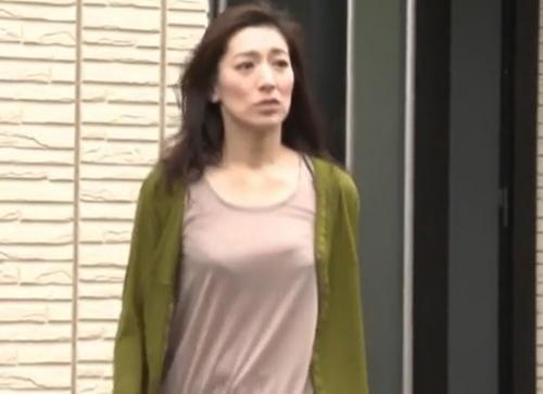 ＜松本まりな＞四十路の美魔女が夫の目の前で鬼畜ペニスに襲われ悲劇の絶頂！