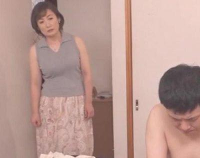 【五十路】「私でも良ければ♡」幼なじみ女子とSEXミスって失意の男がお母さんの方と・・・