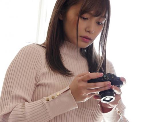 紺野ひかる　夫が自宅に招いたエロオヤジ衆の性処理に使われるNTRセックス！