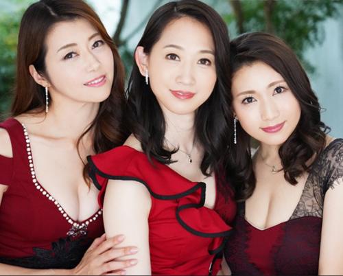 【ハーレム】「アンッ♡ソコっ//イクーー！！」底なし性欲の美魔女が感じまくりのハーレム絶頂乱交！！