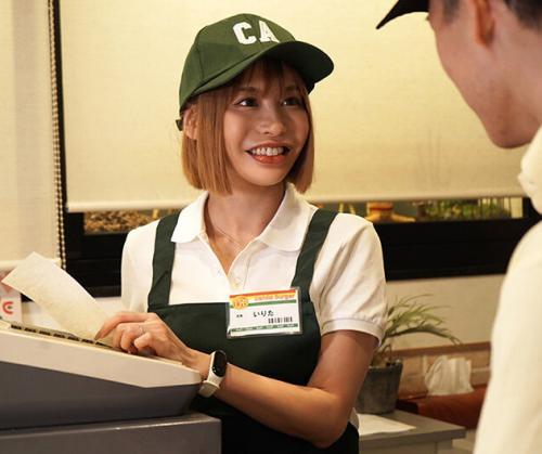 【入田真綾】ファーストフードショップでアルバイトしているデカパイ奥さんが同僚と浮気暴走セックス