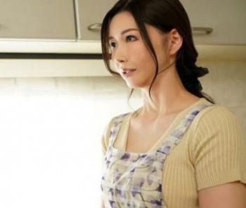 ＜愛弓りょう＞妻とセックスより綺麗でセクシーな色気溢れる義母とパコパコする！