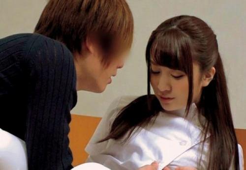 女性施術師がめっちゃ可愛いかったのでチンコしゃぶってもらった
